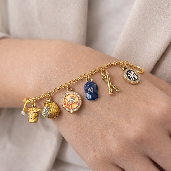 Danbury Mint Jewelry - Vintage Danbury Mint 24k New York Yankees Gold Charm Bracelet Baseball Theme